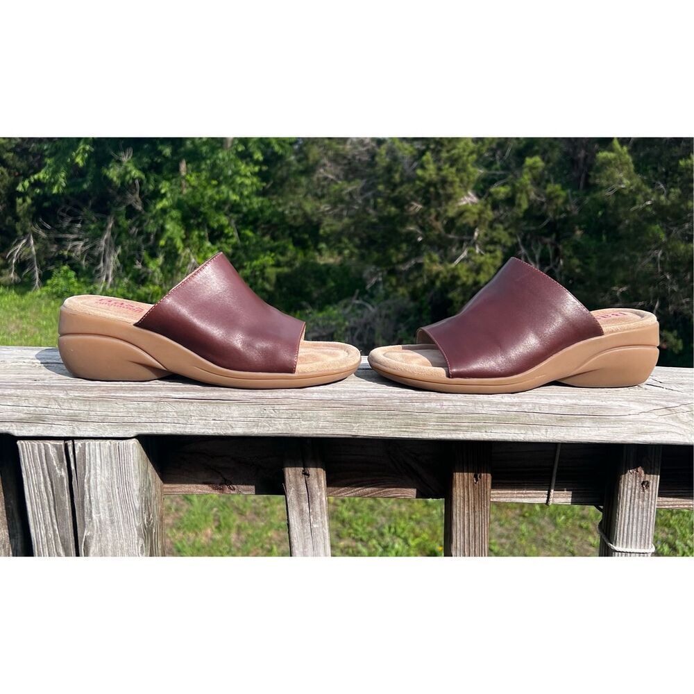 Bass Sandals - Picture 3 of 8